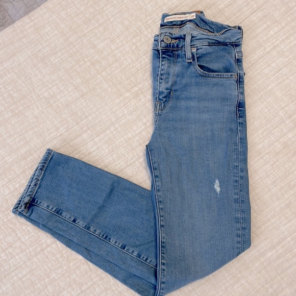 SALE ✨Levi’s 724 High Rise Straight Crop Size 23 - Picture 1 of 8